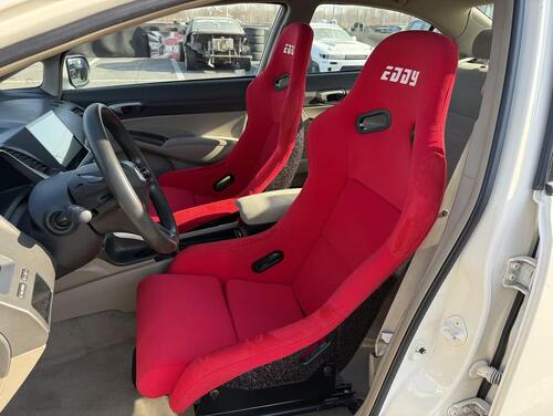 trường hợp công ty mới nhất về EDDY Racing Seat MR Model